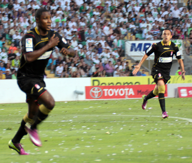 Elche-Granada-Ighalo-2