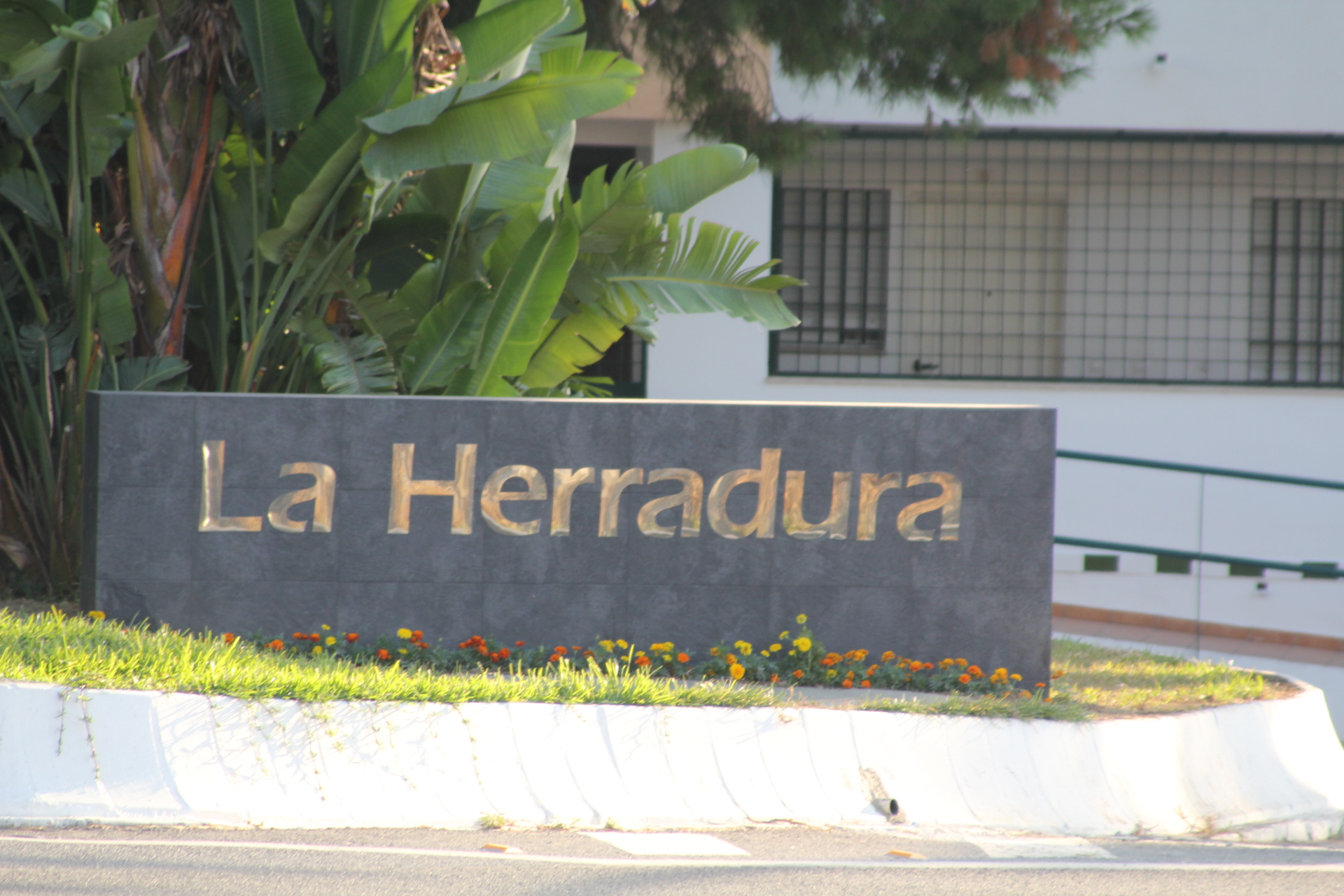 LA HERRADURA CUENTA CON UN NUEVO MONOLITO MUNICIPAL