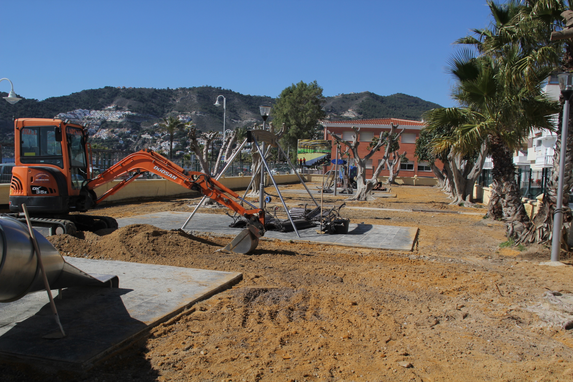 OBRAS MEJORA PARQUE INFANTIL LA HERRADURA 14