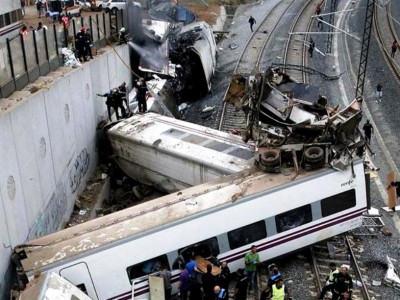 accidente-tren-santiago-descarrilamiento-2_horiz_1