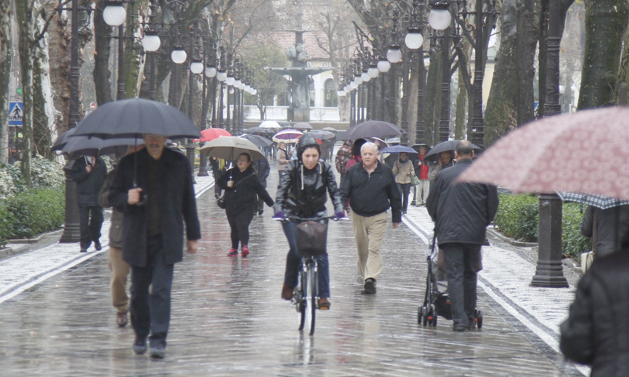 lluvia mal tiempo Granada carrera de la virgen