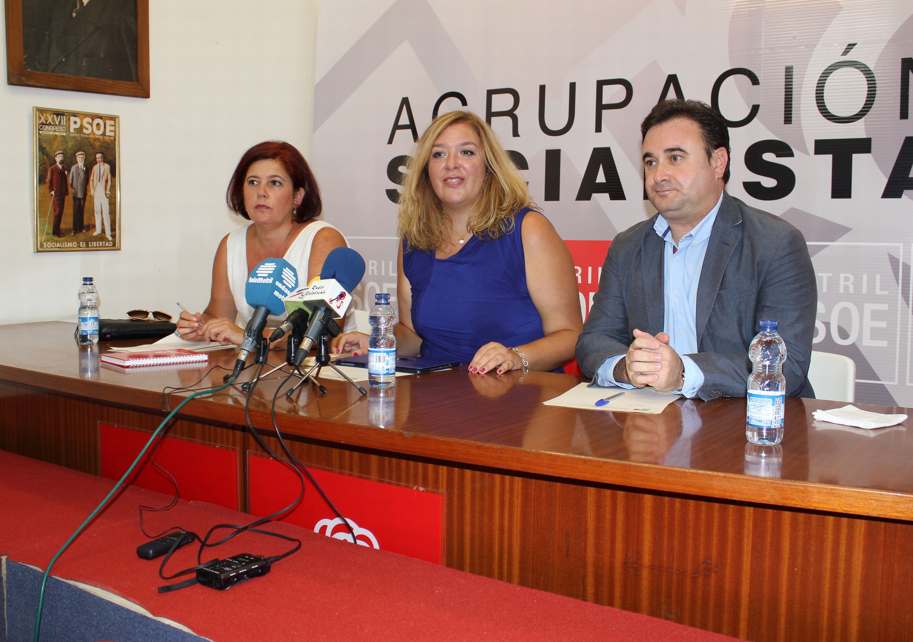 Elvira Ramón (izq), Flor Almón y Gonzalo Fernández Pulido en rueda de prensa