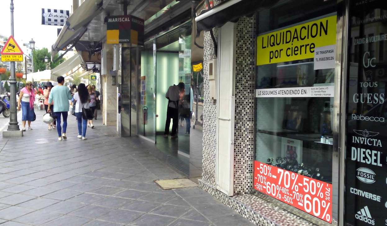 Cierre negocios Acera Darro por cambio paradas autobuses