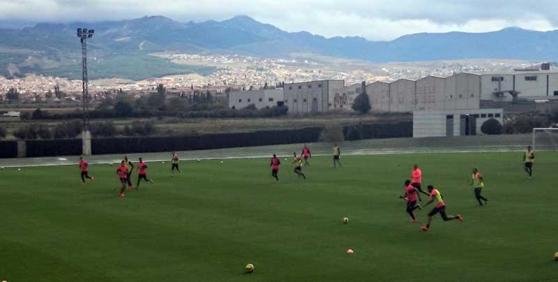 Entreno lluvia Granada CF