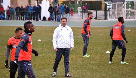 Abel-Resino-entrenamiento-granada-cf-524x300