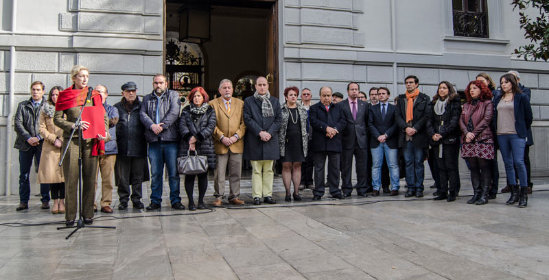 Minuto-de-silencio-Charile-Hebdo-CarlosGil