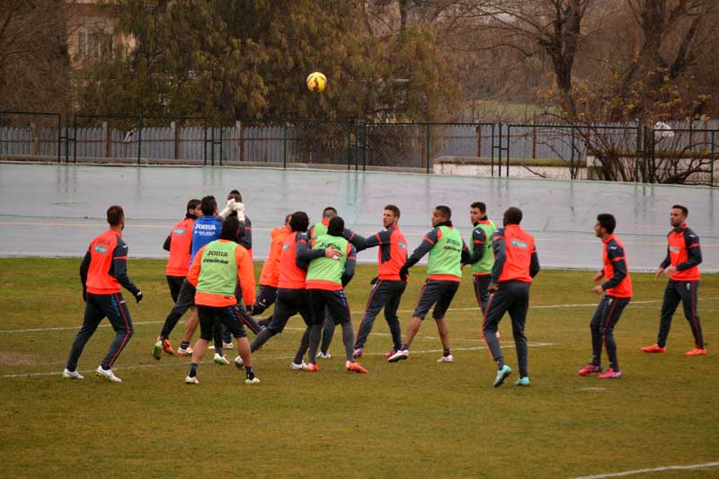 15-02-12 Entrenamiento lluvia Roberto granada cf