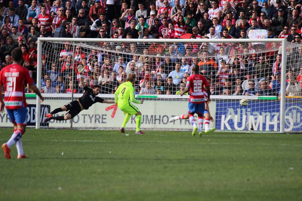 granadacf-barsa-rakitic-gol2