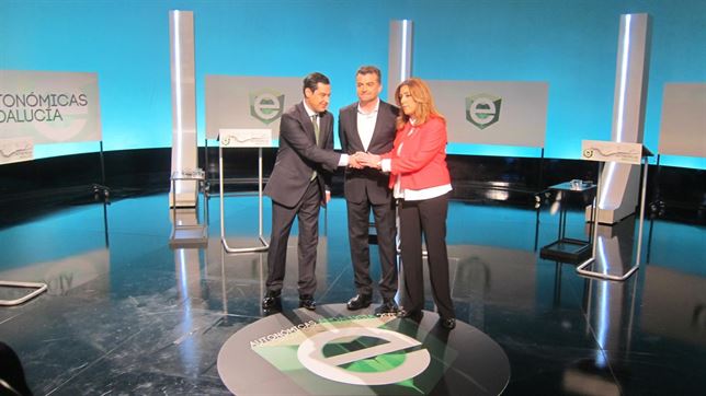 debate a tres