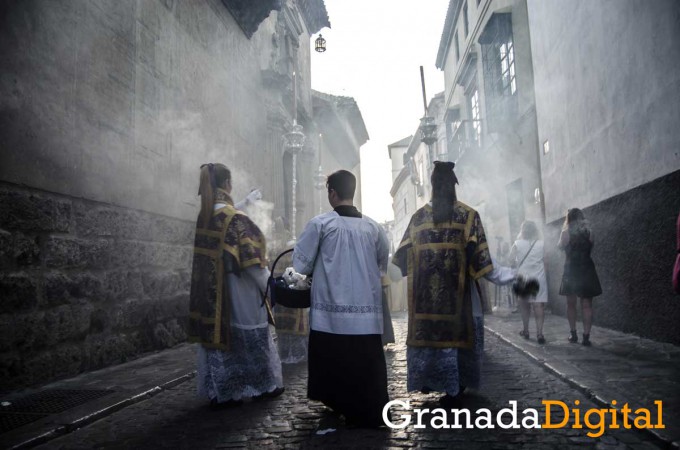 Semana-Santa-2015-Jueves (15) monaguillos incienso