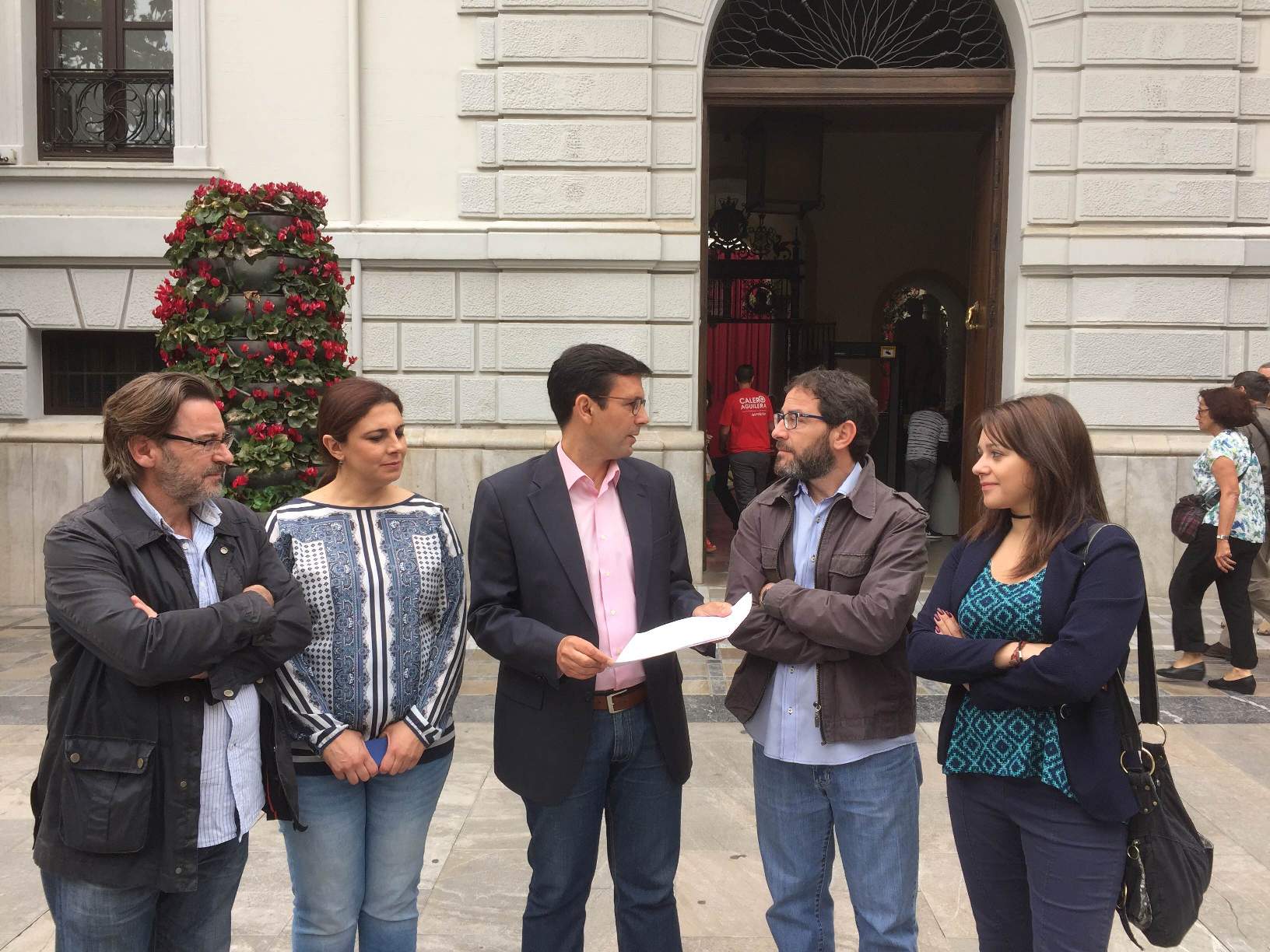 Cuenca, junto a miembros de su candidatura presentan el compromiso por la transparencia