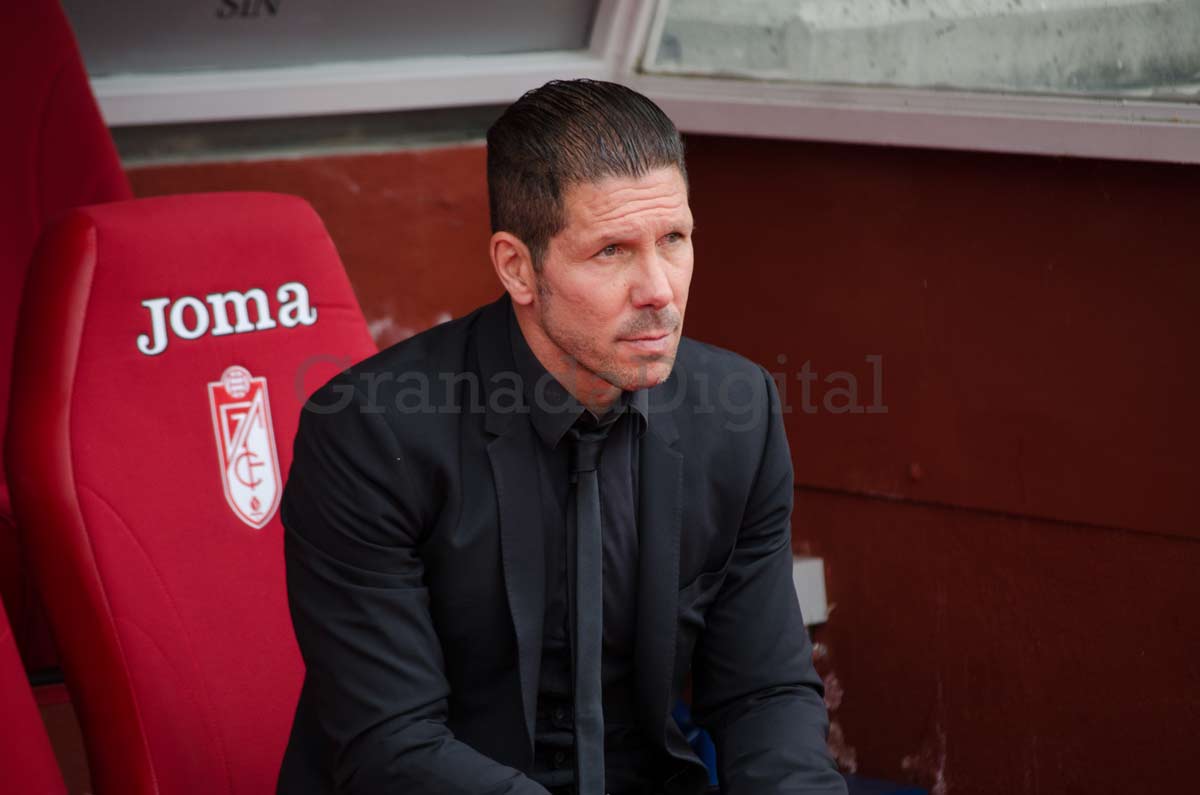 Granada-At (16)-simeone-banquillo