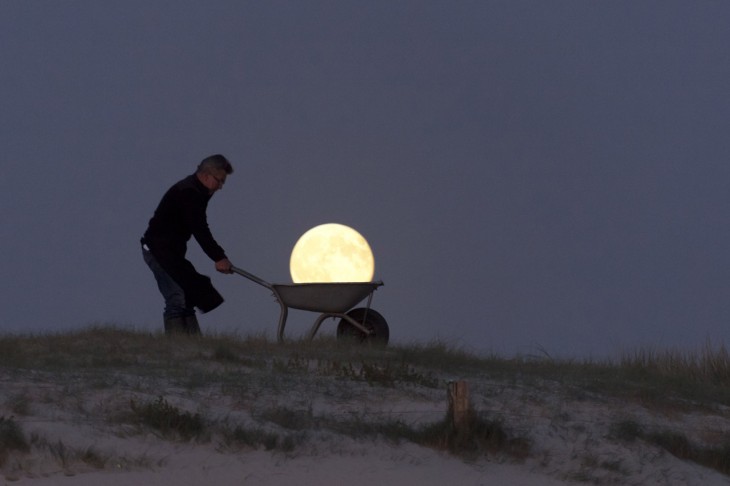 acarreando-la-luna-en-la-noche1-730x486