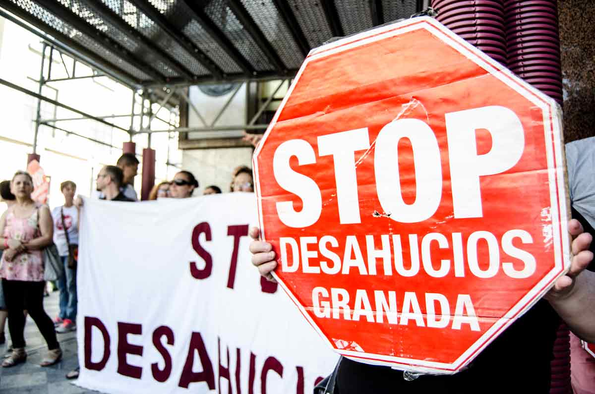 Stop-Deshaucios-(2)