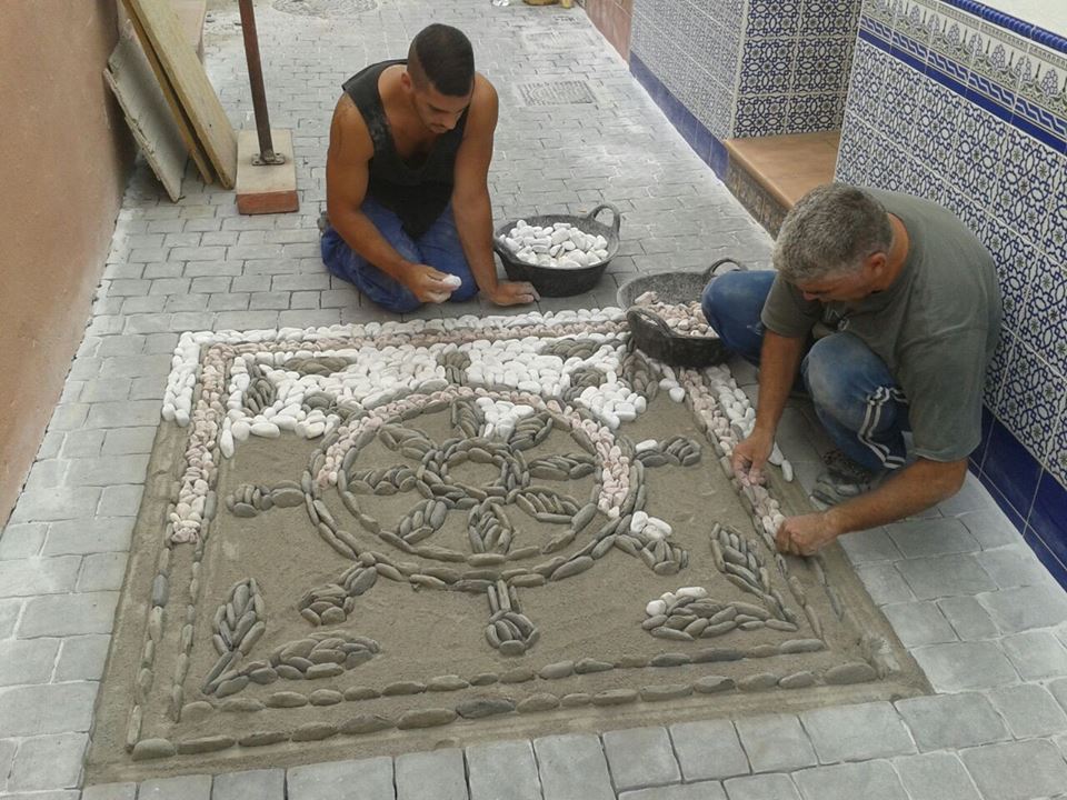 EMPEDRADO ARTISTICO EN CALLES REHABILITADAS DE LA HERRADURA 15