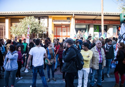 MANIFESTACION-ESTUDIANTES-GRANADA-LOMCE-UGR-1