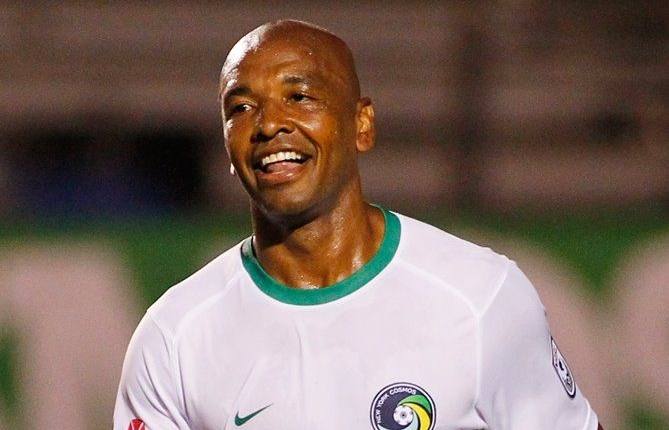 Marcos Senna anuncia su del fútbol