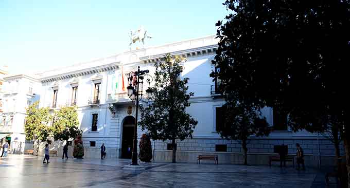 Ayuntamiento-de-Granada-fachada-GetlyArce