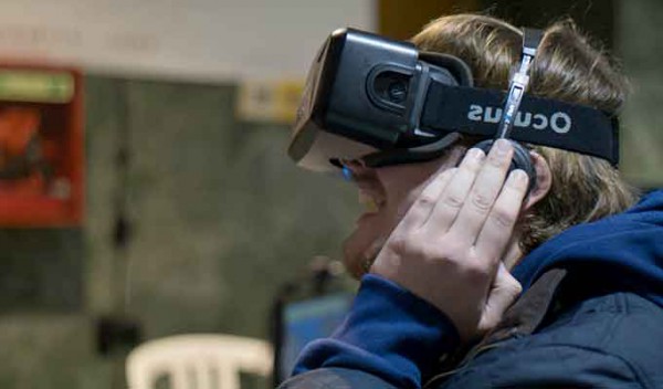 Realidad-Virtual-Granada-Gaming-Festival-2014-Gabinete