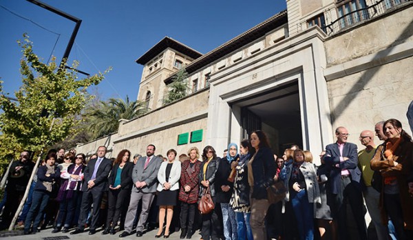 minuto-silencio-junta-Atentados-Paris-Gabinete