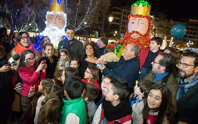 Alumbrado-Navidad-Granada-Encendido-La-Moneta-2015-GetlyArce