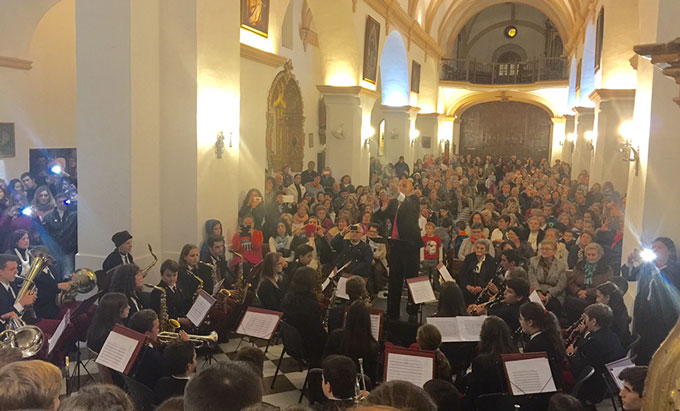 Asociacion-Musical-Exoche-y-coro-San-Jose-de-Calasanz-Orgiva-Navidad