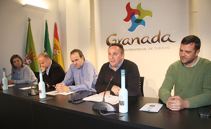 Jose-Enrique-Medina-Diputado-Turismo-Presentacion-Aceite-Granada-Gabinete