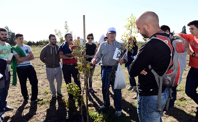 jovenes agricultores junta