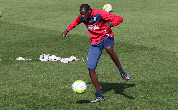 doucoure-granadacf-entrenamiento