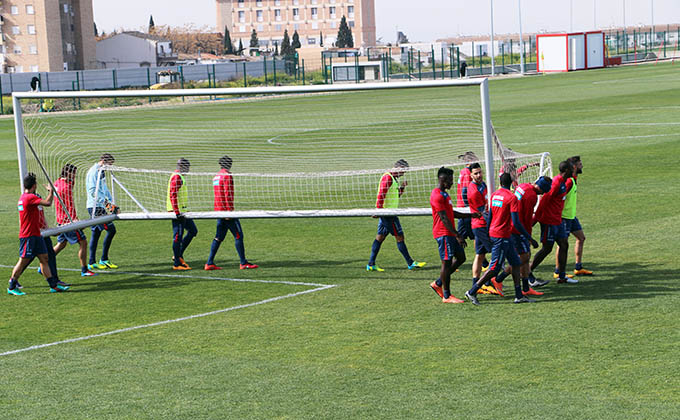 entrenamiento-grupo-porteria-granadacf