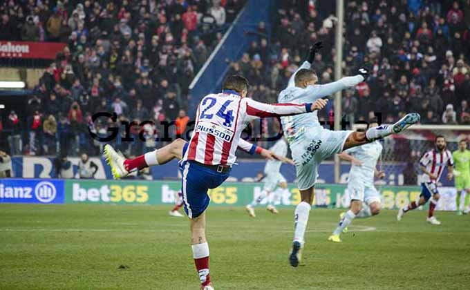 gimenez-atletico-granada-arabi