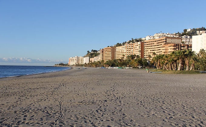 playa-velilla-almuñecar