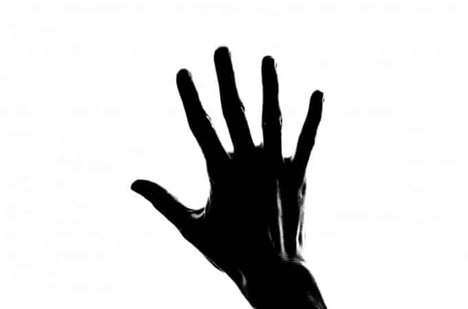 silhouette-woman-hand