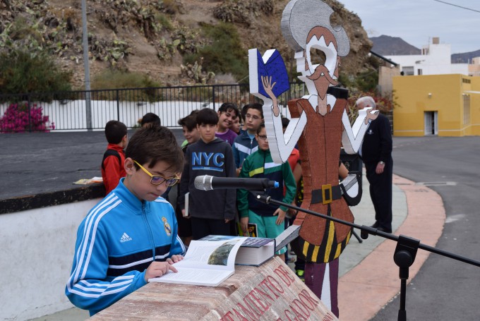 La lectura de El Quijote ha sido la actividad mas destacada  de  la Semana del Libro que se celebra en el municipio gadorense