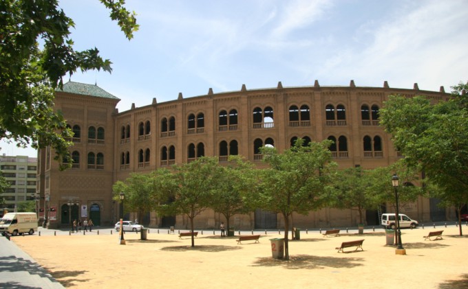 Plaza_de_toros_de_Granada (1)