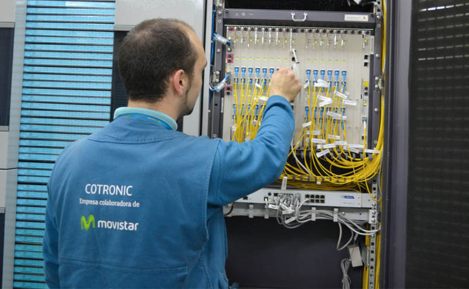 TECNICO MOVISTAR TRABAJOS FIBRA OPTICA 16