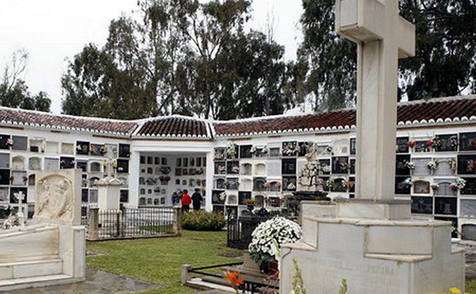 cementerio de motril nichos