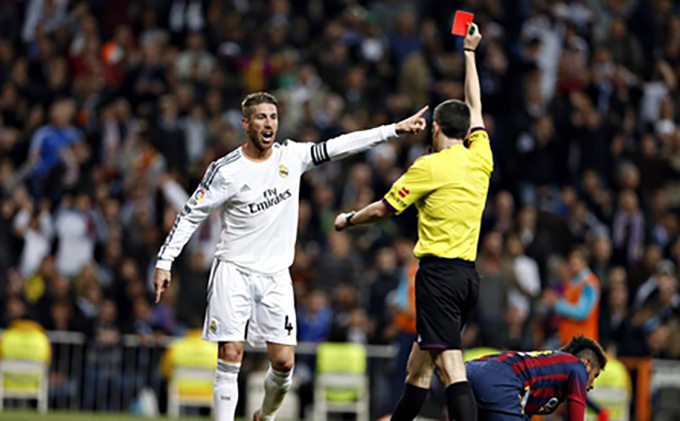 sergio-ramos-expulsion-roja-arbitro