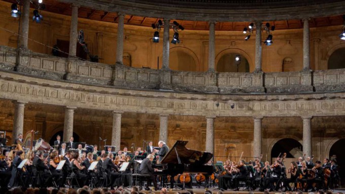 sinfonica palacio de carlos v festival musica y danza