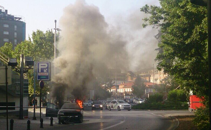 arde-coche-congresos