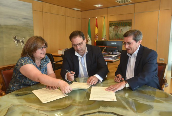 firma convenio Hosteleria y Turismo