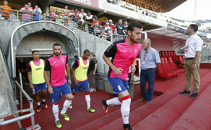 tito-lomban-calentamiento-tunel-vestuario-granadacf