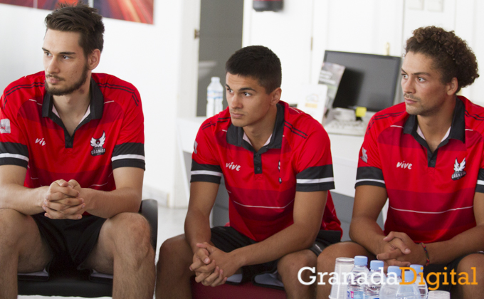 presentacion de los nuevos jugadores de Fundacion Club Baloncesto Granada