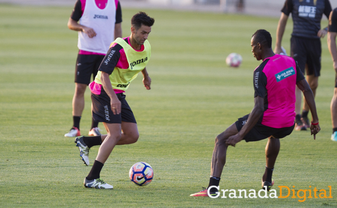 primer entrenamiento de Alberto Bueno como jugador del Granada CF Antonio L Juarez (1)