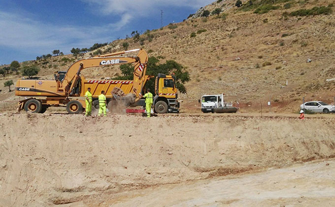 fosa-lorca-alfacar-trabajando