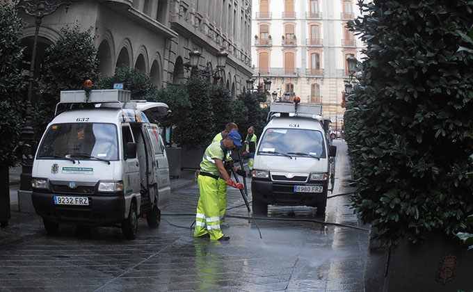 limpieza-calles-granada-cera-patrona