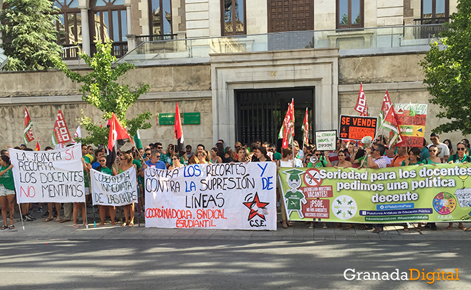 protesta-docentes-educacion-granada