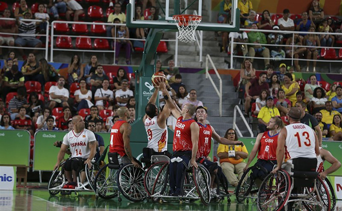 La de en silla de hace historia y jugará la final paralímpica