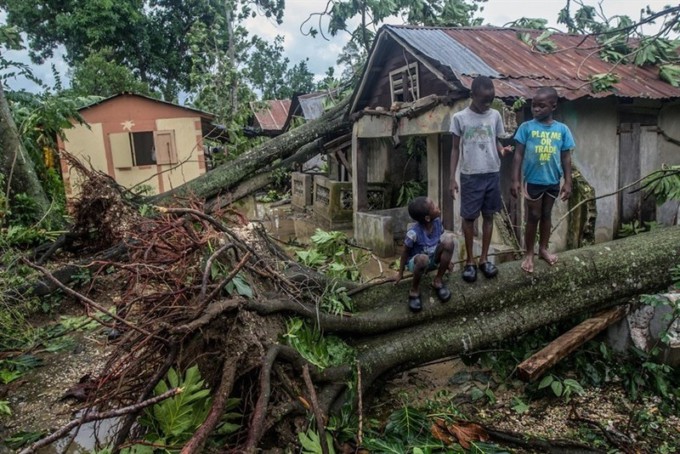 save-the-children-ruinas-infancia-pobreza