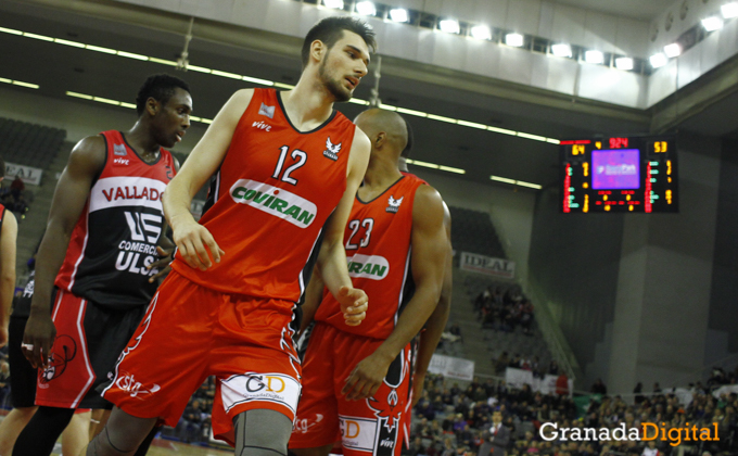 PARTIDO ENTRE EL FUNDACION CB GRANADA Y EL CLUB BALONCESTO CIUDAD DE VALLADOLID, CORRESPONDIENTE A LA JORNADA NUMERO 15 DE LA TEMPORADA 2016/17 DE LA LIGA LEB PLATA, DISPUTADO EN EL PALACIO DE DEPORTES DE GRANADA (ANDALUCIA,ESPAÑA)